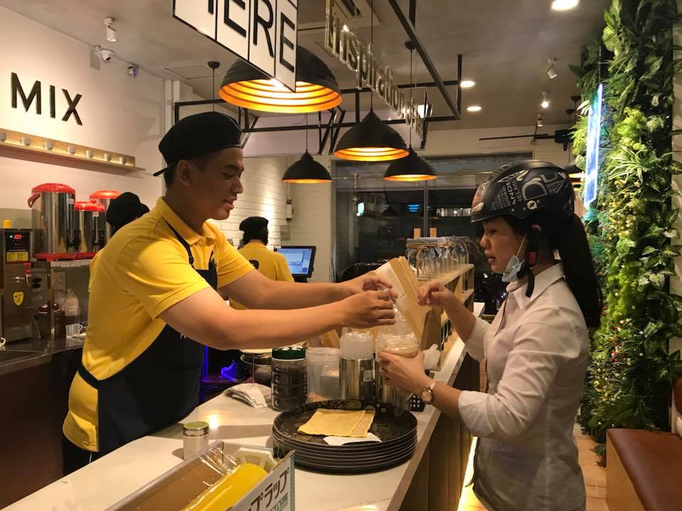 May đồng phục phù hợp ngành F&B ( Food & Beverage captain)