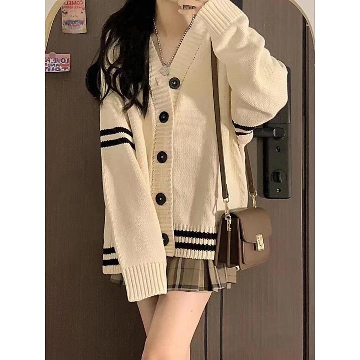 Phối đồ với áo khoác cardigan