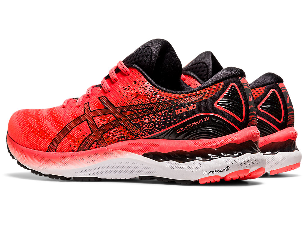 Giày chạy bộ Asics