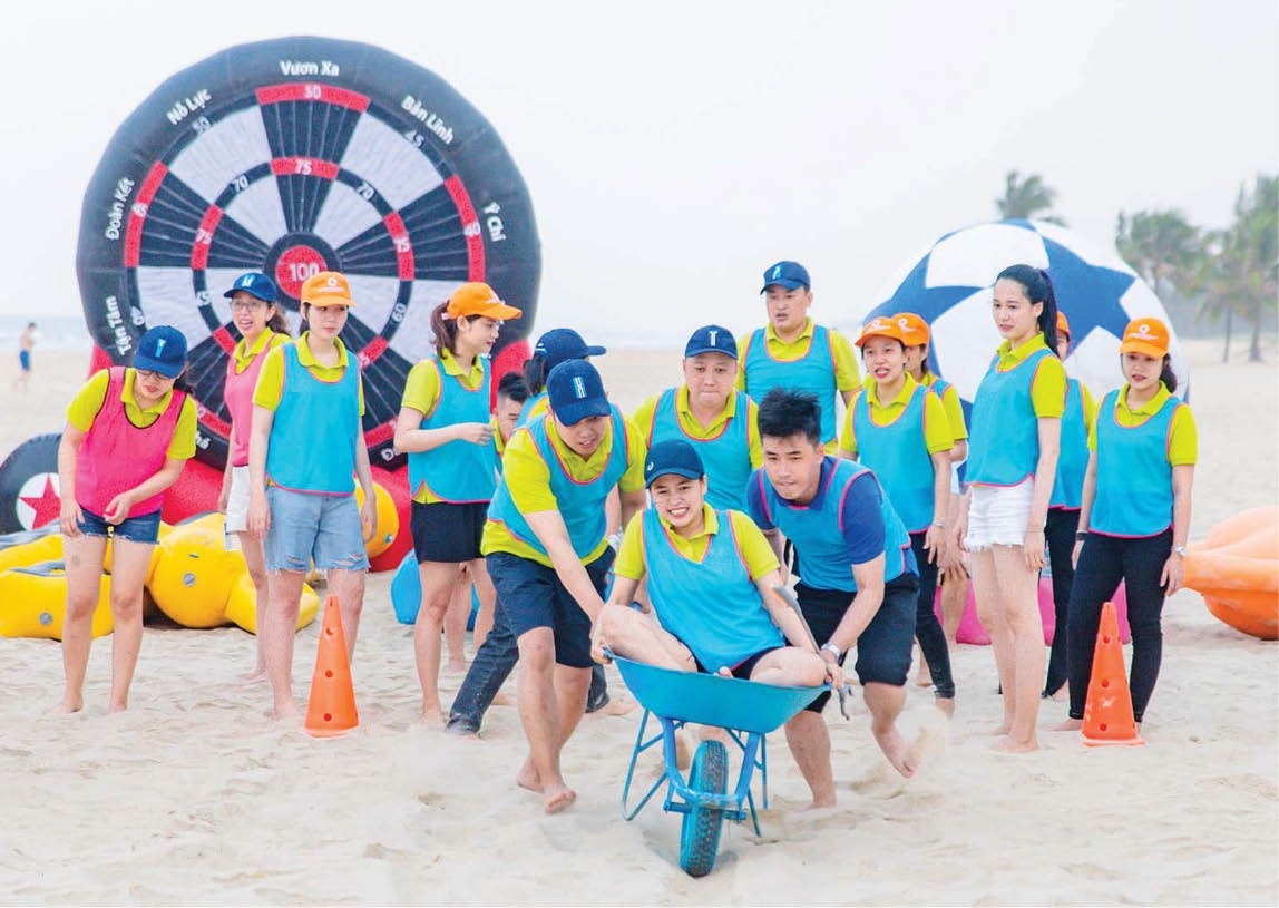 Chủ đề tiệc tất niên team building