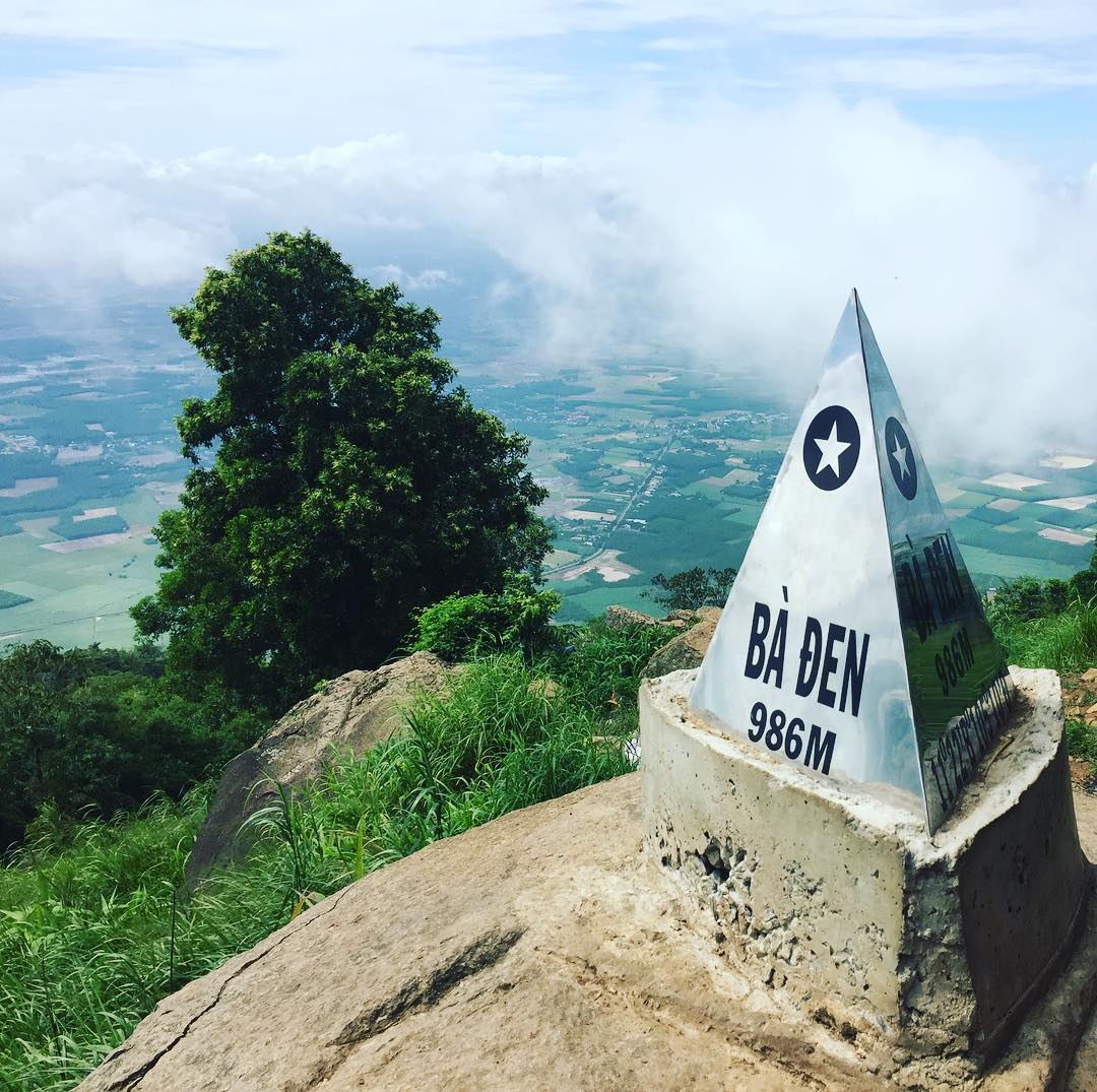 Chạy trail núi Bà Đen