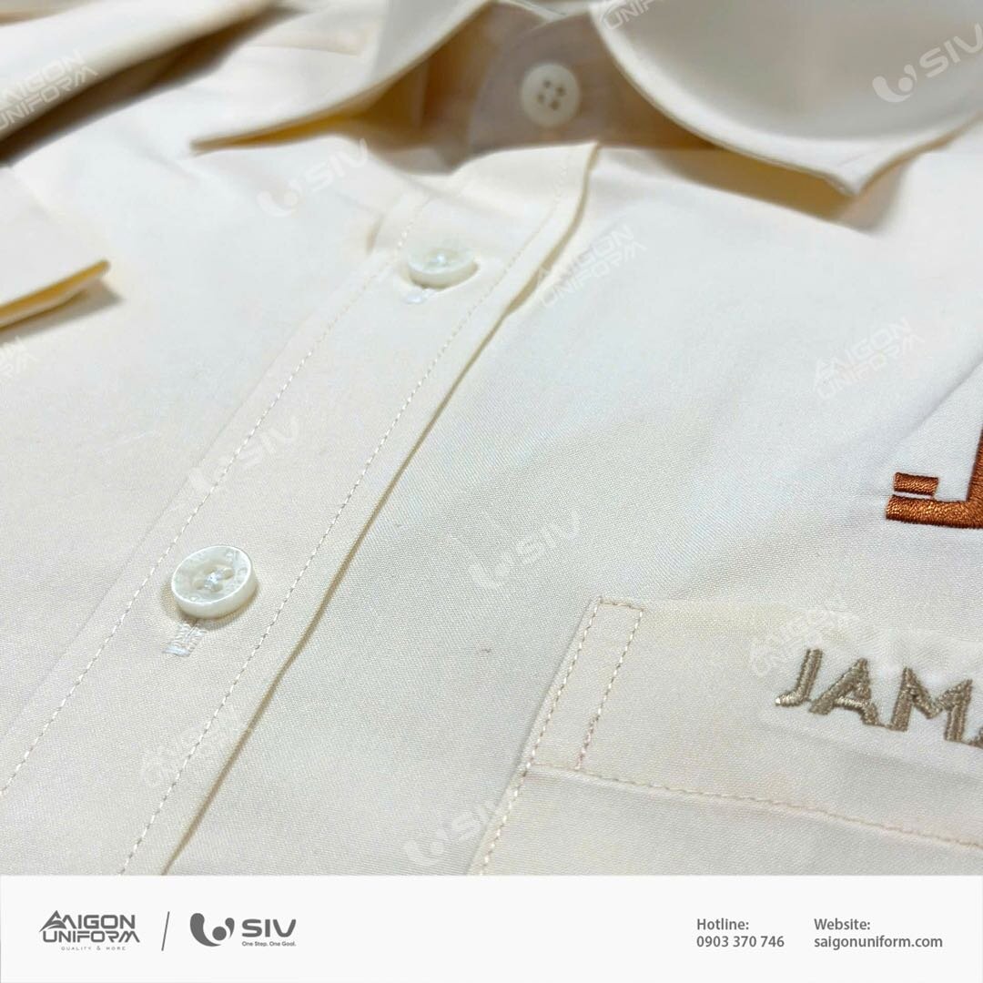 Đường may nẹp áo và thêu túi áo sơ mi đồng phục Jama do Saigon Uniform may